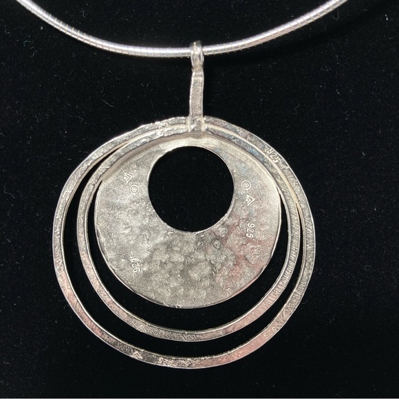 Silpada hammered .925 sterling silver circle pendant necklace PRICE FIRM - Picture 2 of 7